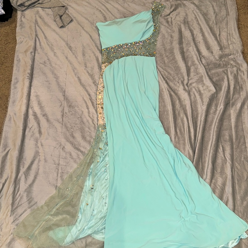 Gigi prom dress